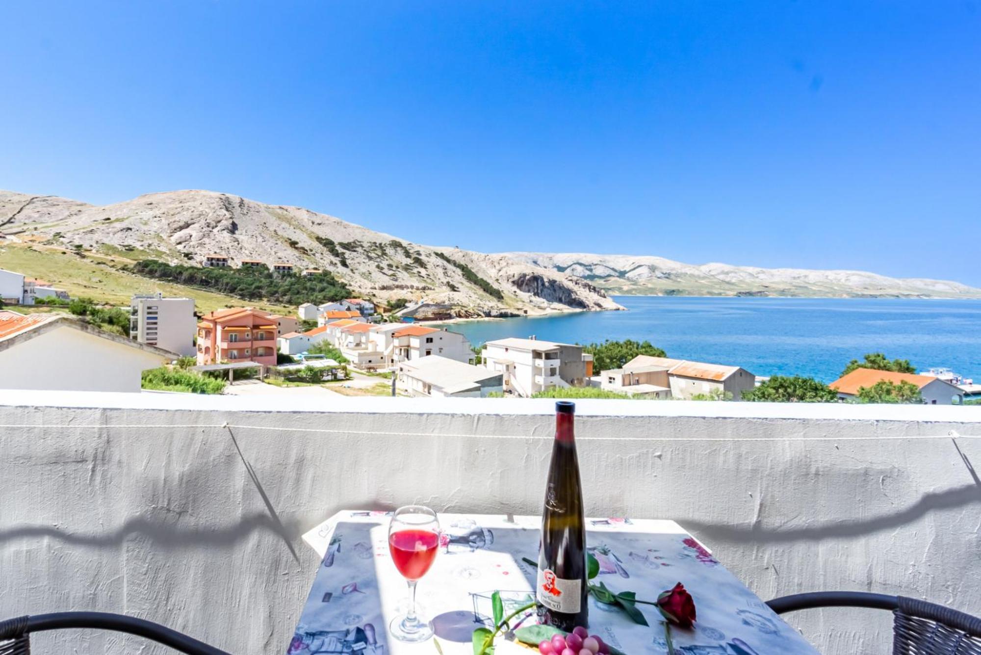 Magdalena With Mountain And Seaview Daire Metajna Oda fotoğraf
